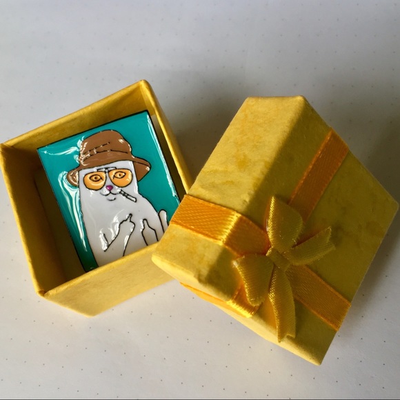 Hunter S. Thompson Cat pin - enamel & metal NIB - Picture 2 of 5